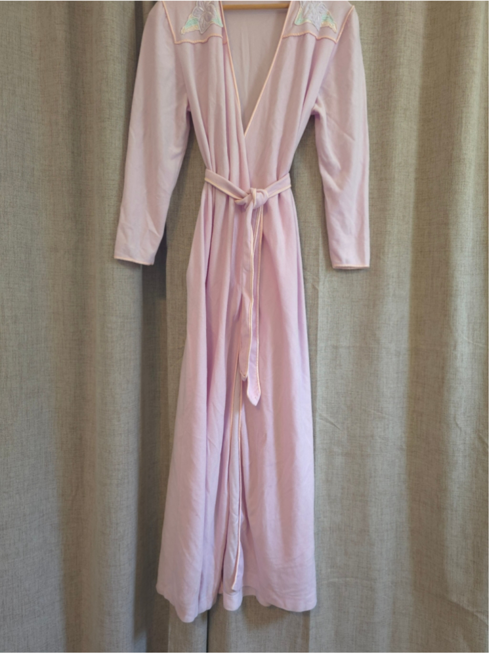 Vintage 80s Lorraine Robe Size S Light Pink Long Sleeve Floral Patch Embroidery - Picture 11 of 15